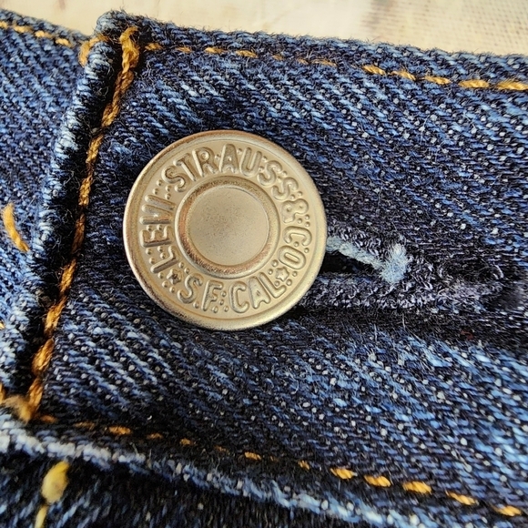 Levi's 501 Shorts Cutoffs Button Fly Dark Wash 33W Festival Summer - Picture 5 of 11